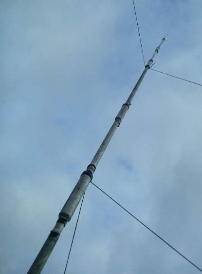 DX Engineering 6BTV  6 band trapped vertical HF antenna.