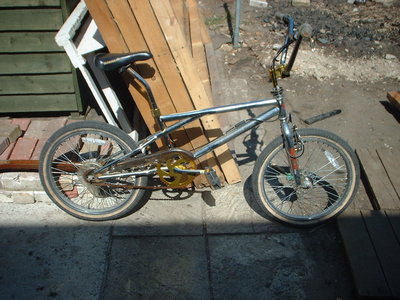 One of my mongoose BMX builds using mostly chrome-Molybdenum and Gold anodised parts.